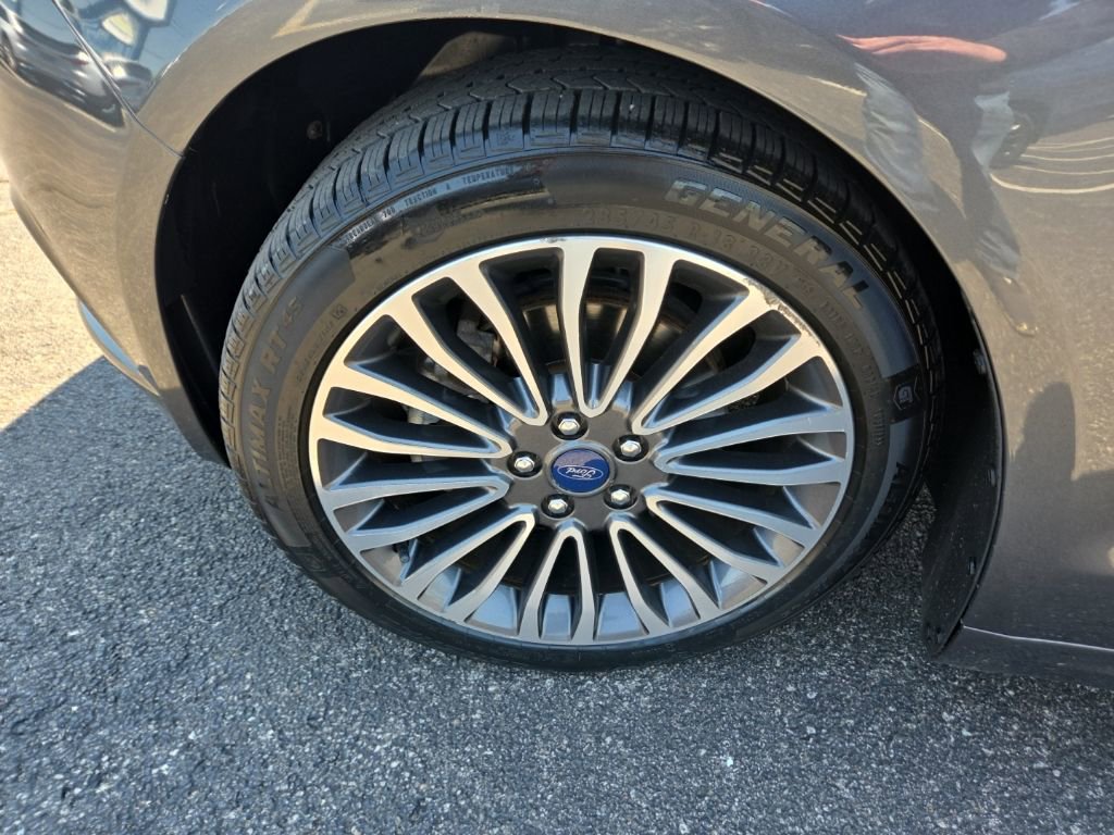 Used 2018 Ford Fusion Titanium FWD image 10