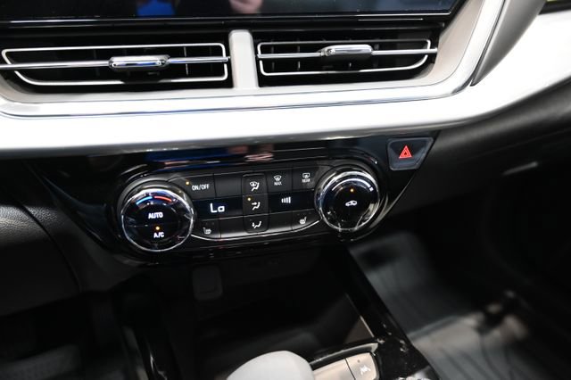 New 2026 Chevrolet Trax LT w/ Driver Confidence Package FWD image 17