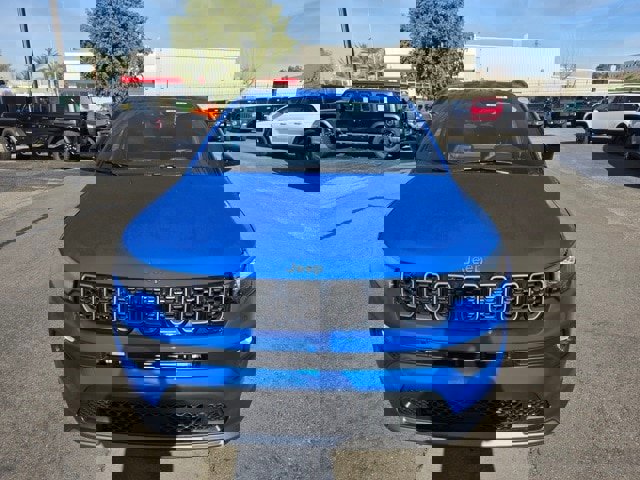 New 2026 Jeep Compass Latitude image 2