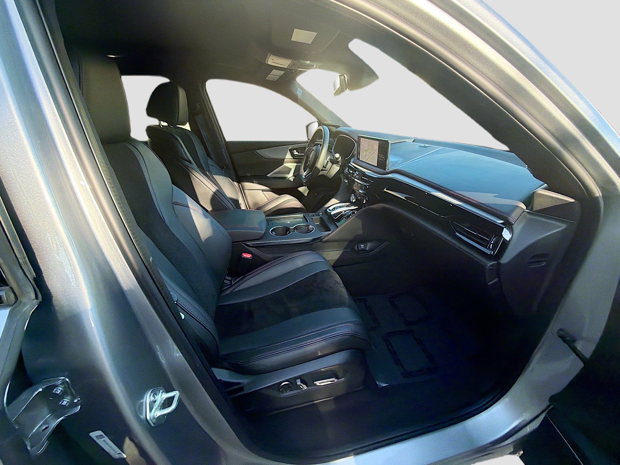Used 2025 Acura MDX A-Spec image 32