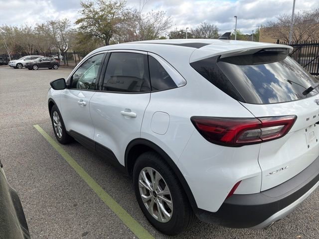 Used 2023 Ford Escape Active image 29