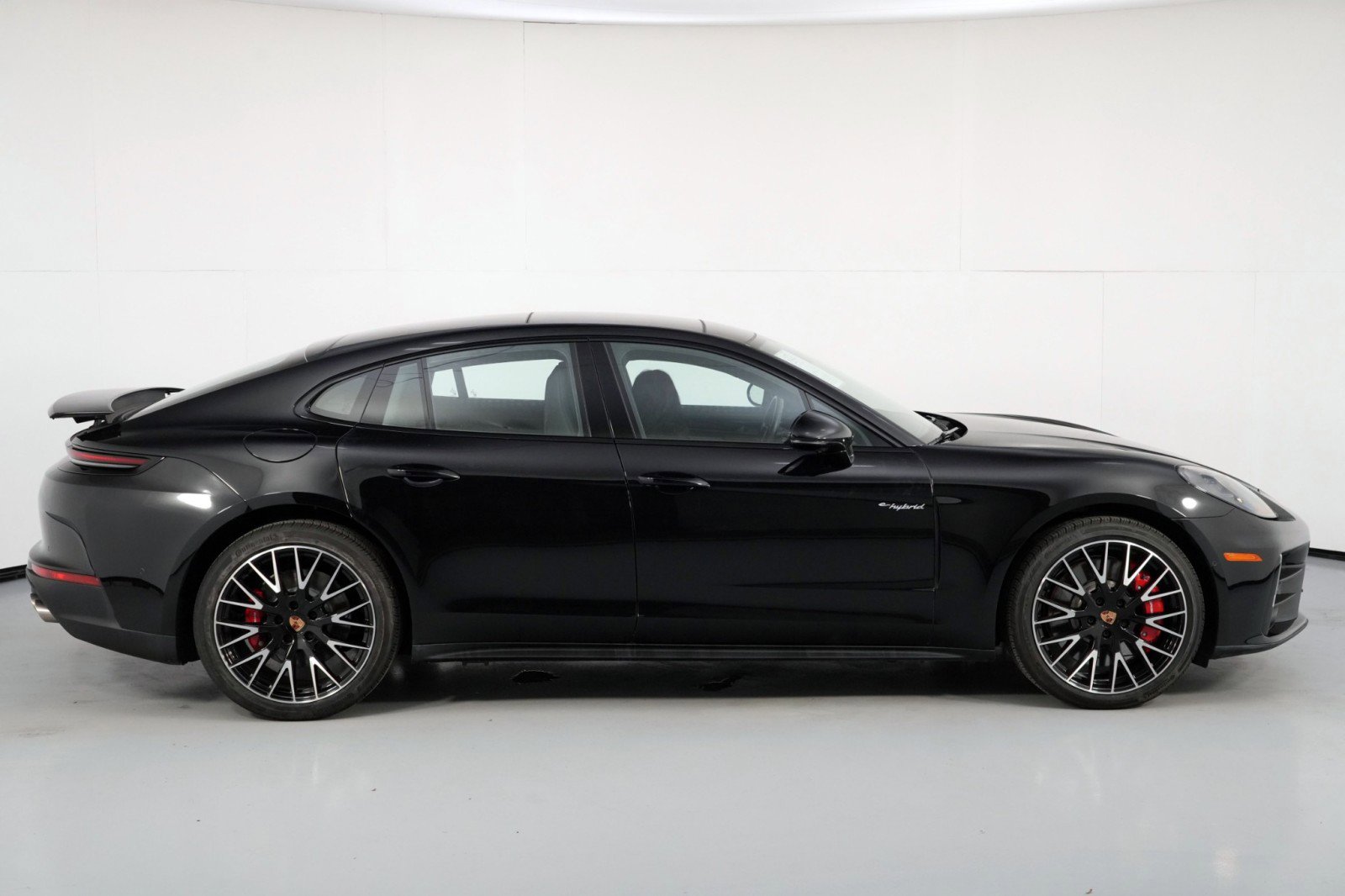 Used 2025 Porsche Panamera 4S w/ Premium Package image 60