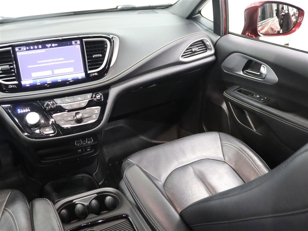 Used 2022 Chrysler Pacifica Touring-L w/ S Appearance Package image 21