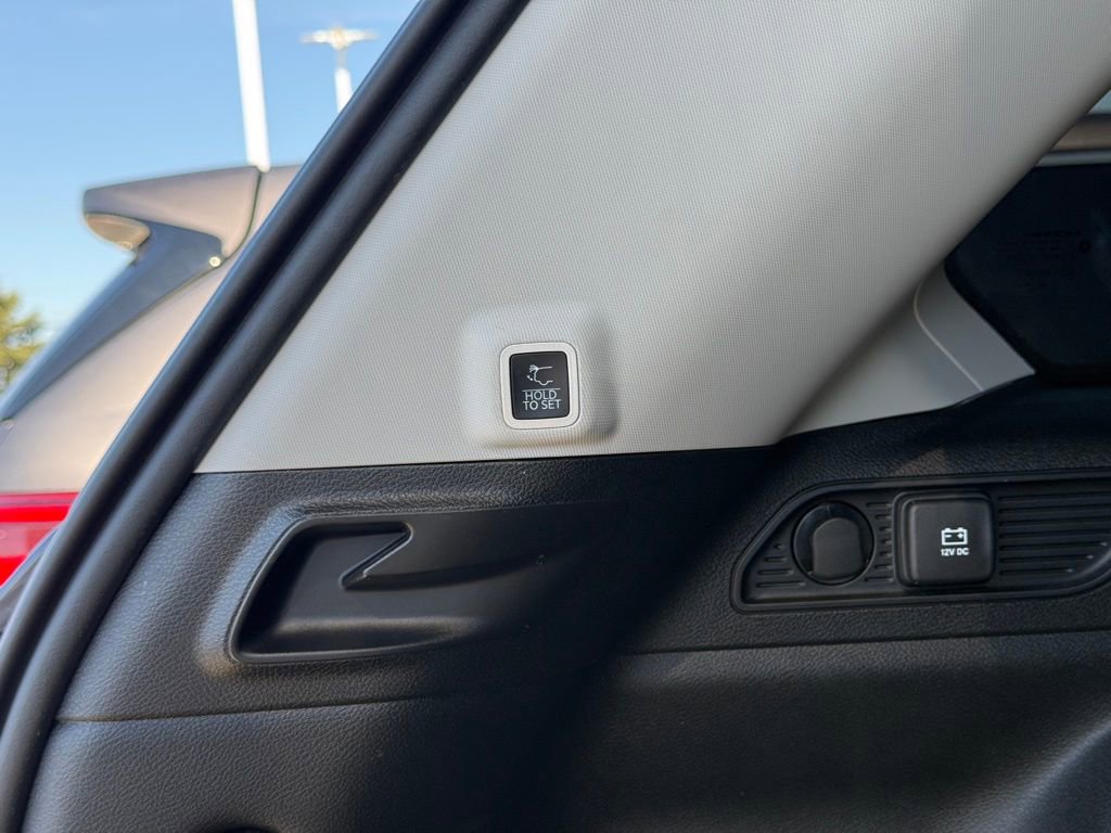 Used 2024 Jeep Grand Cherokee Limited w/ Luxury Tech Group II image 32