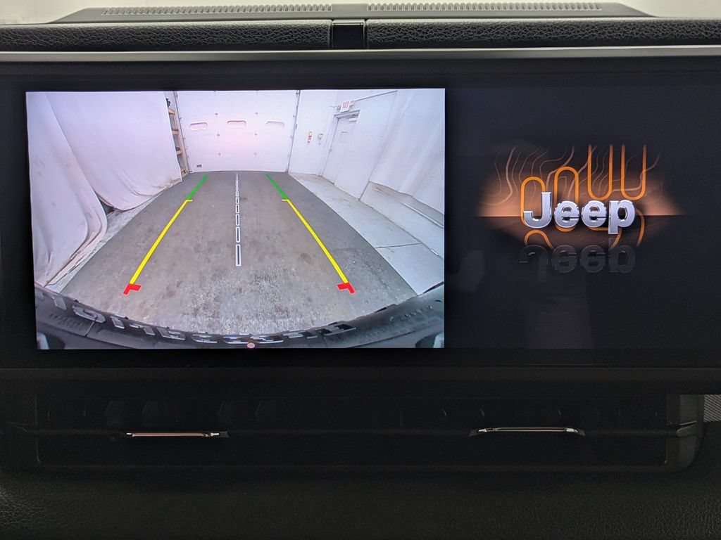 Used 2024 Jeep Wrangler Unlimited AWD/4WD image 12