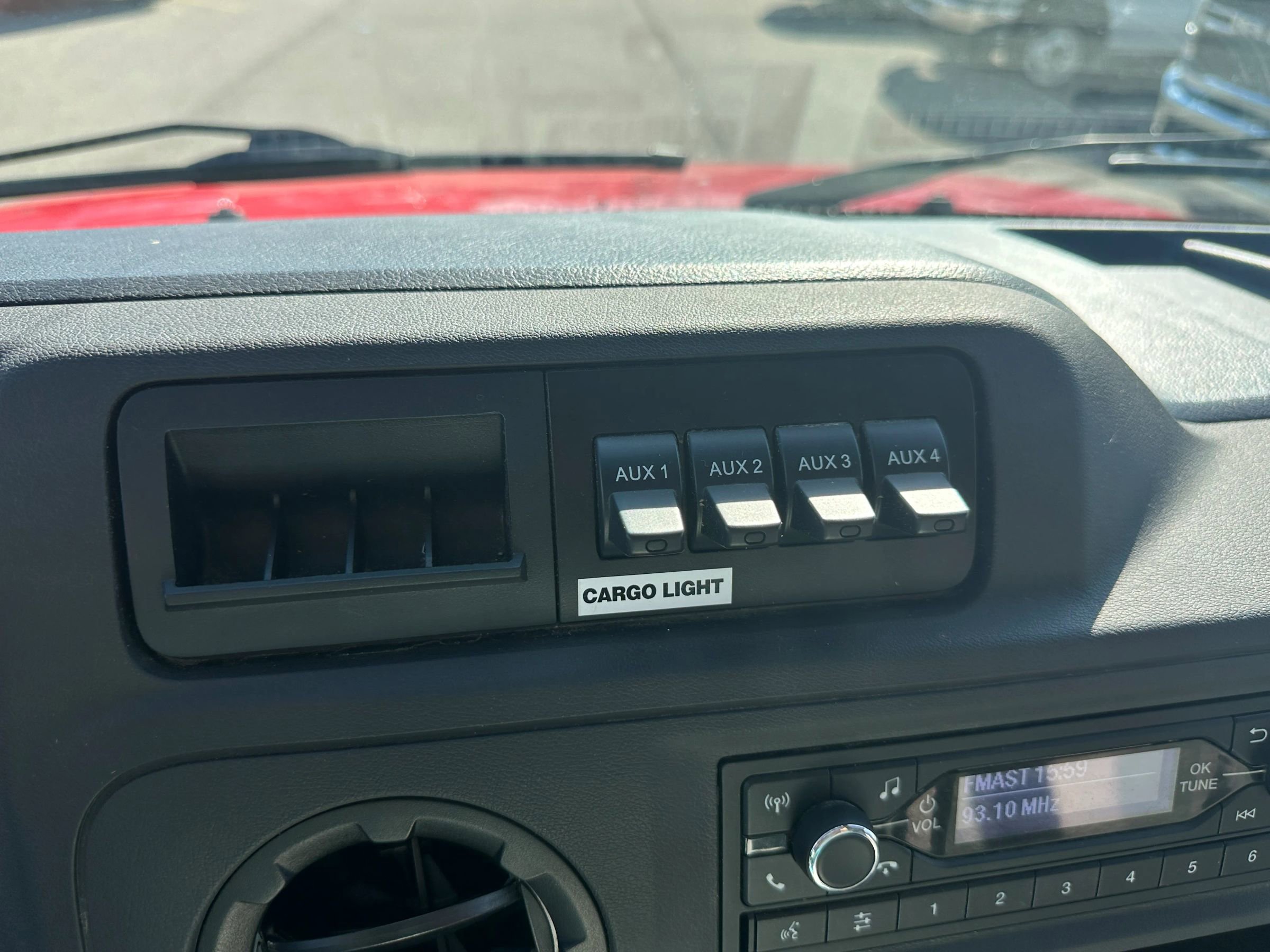 Used 2025 Ford E-350 and Econoline 350 Super Duty w/ Driver's Safety Package image 17