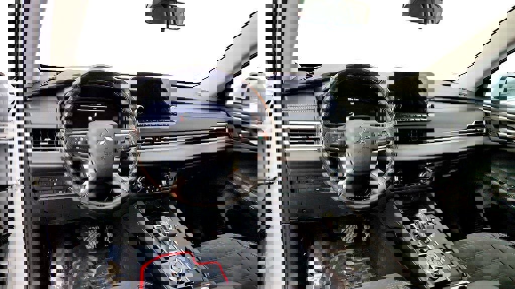 Used 2024 Mitsubishi Outlander Ralliart image 13