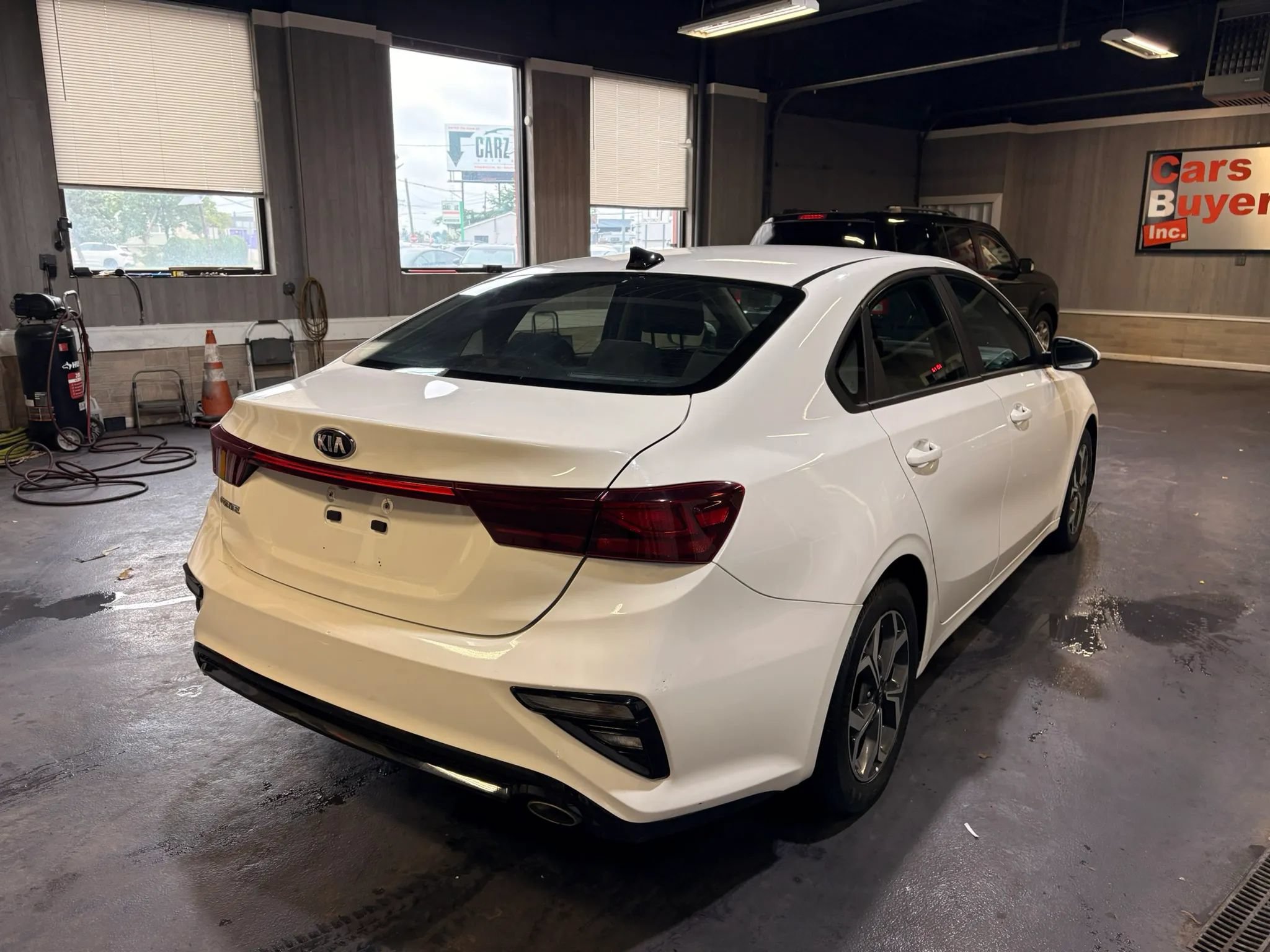Used 2020 Kia Forte LXS FWD image 6