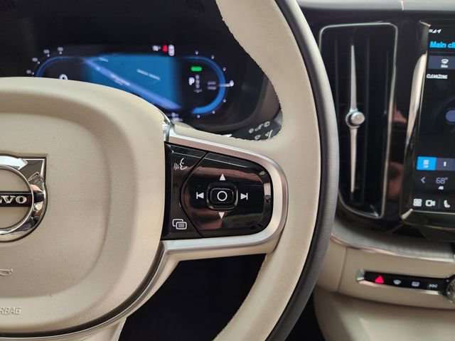 Used 2025 Volvo XC60 T8 Plus w/ Protection Package Premier image 28
