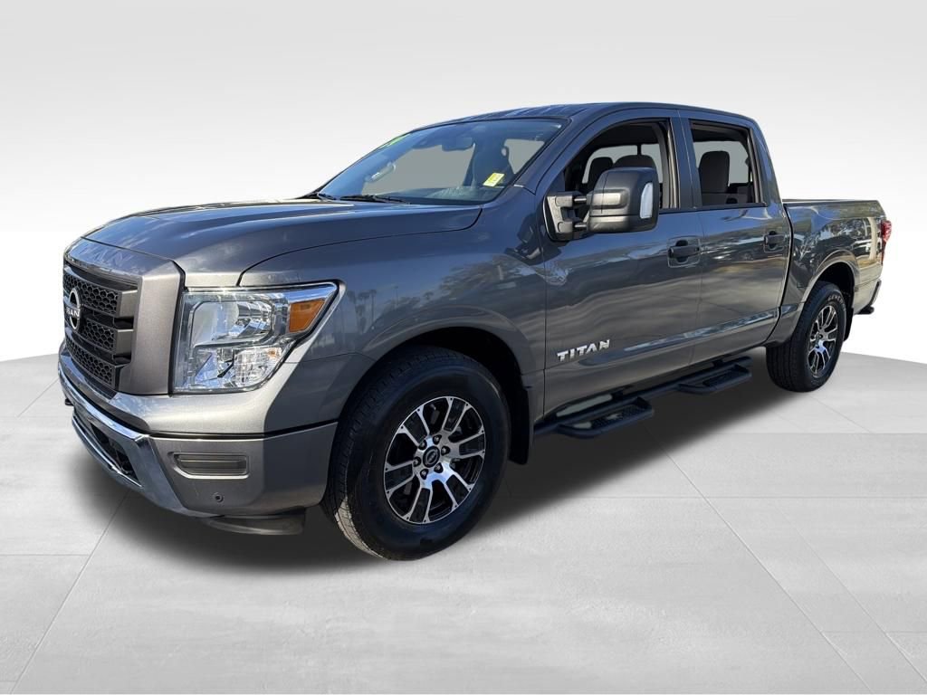 Used 2024 Nissan Titan SV w/ SV Convenience Package image 3