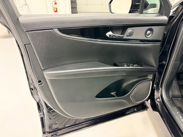 Used 2023 Lincoln Nautilus Reserve w/ Equipment Group 201A image 24