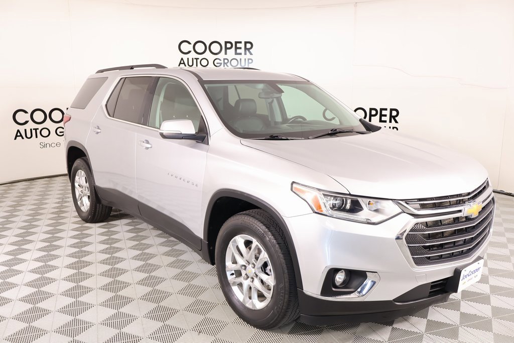 Used 2021 Chevrolet Traverse LT image 1
