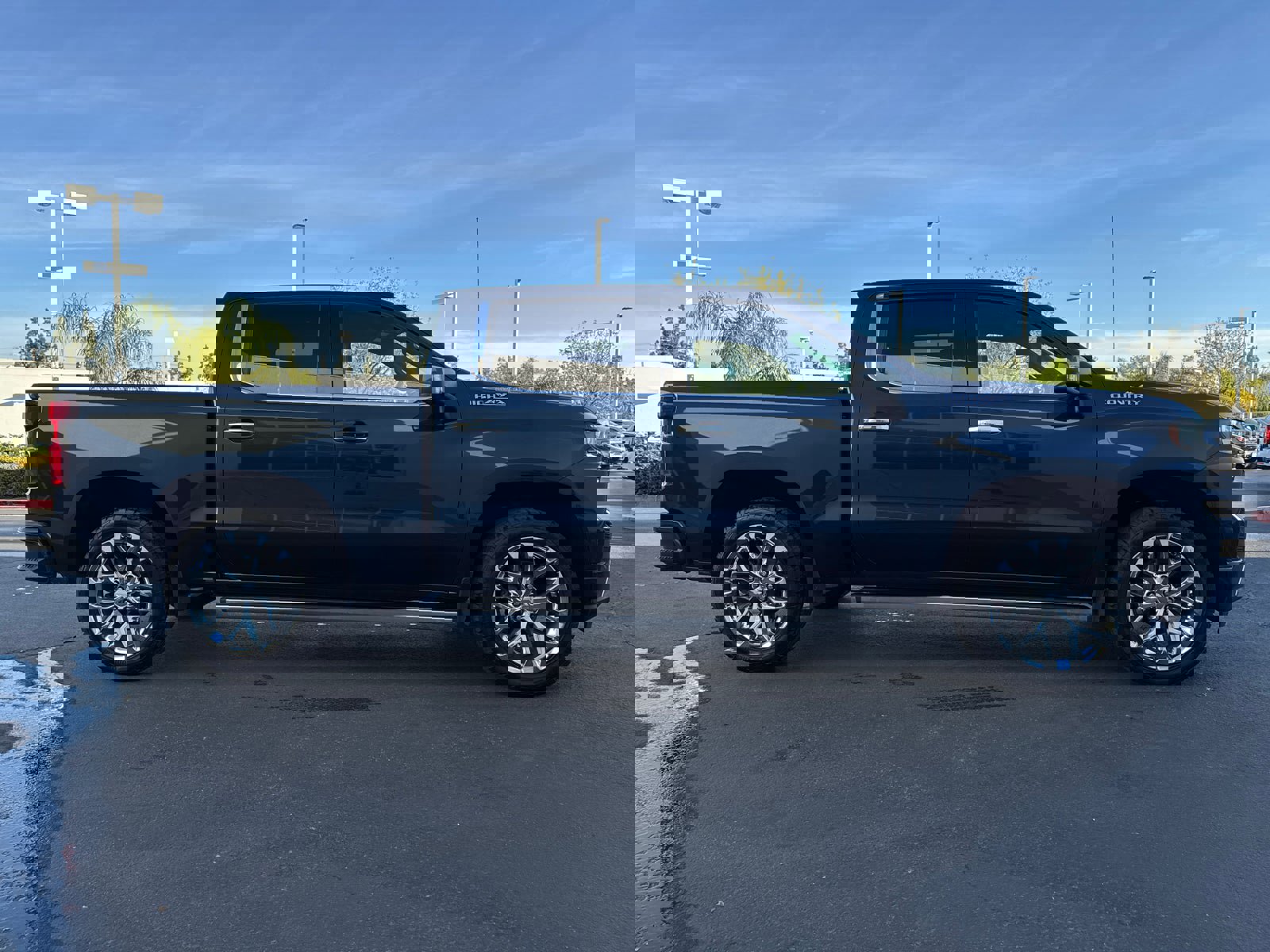 Certified 2021 Chevrolet Silverado 1500 High Country w/ Technology Package image 7