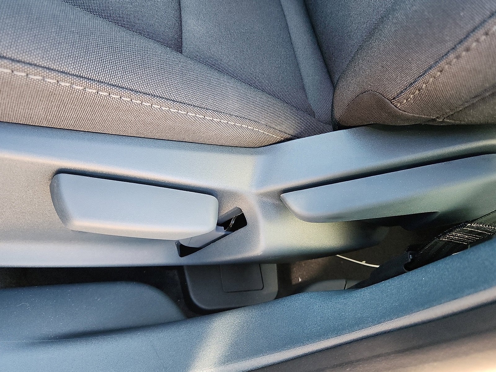 New 2025 Ford Maverick XL w/ Equipment Group 102A image 11