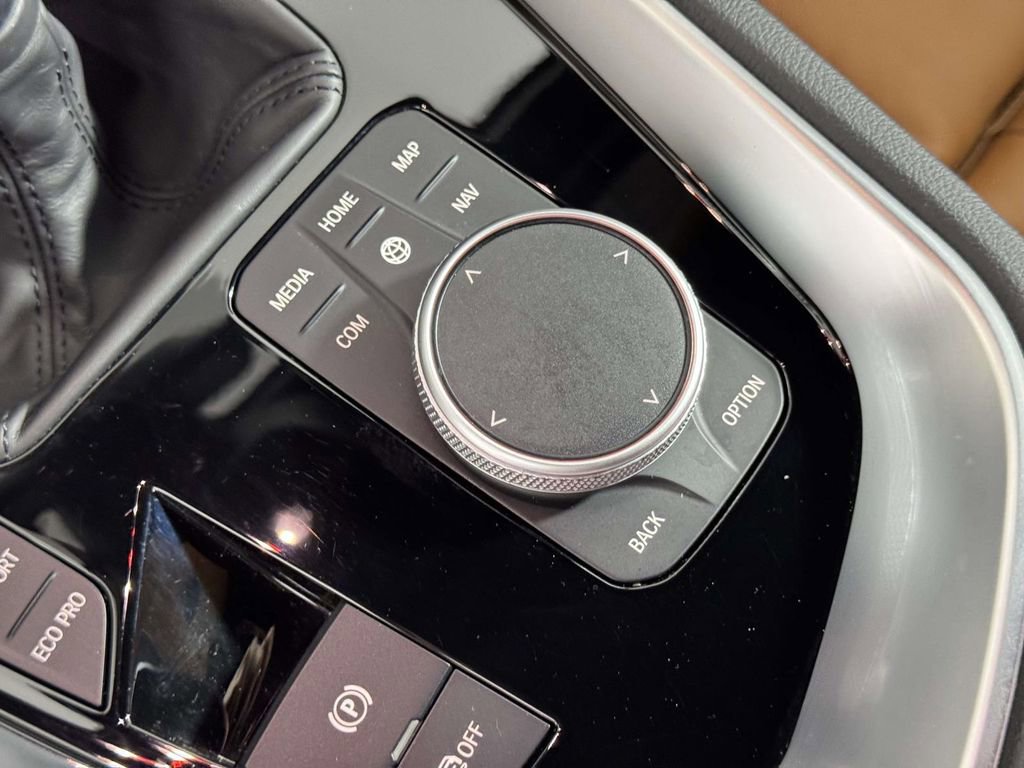 Used 2025 BMW Z4 M40i w/ Edition RWD image 30