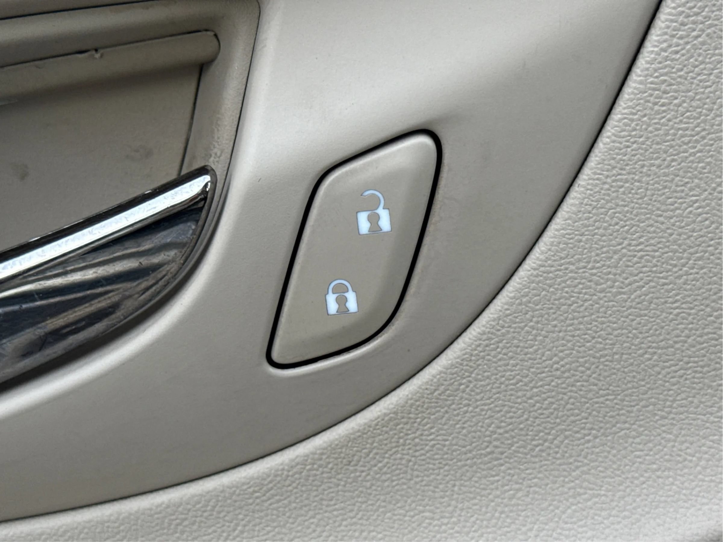 Used 2015 Buick LaCrosse Leather FWD image 47