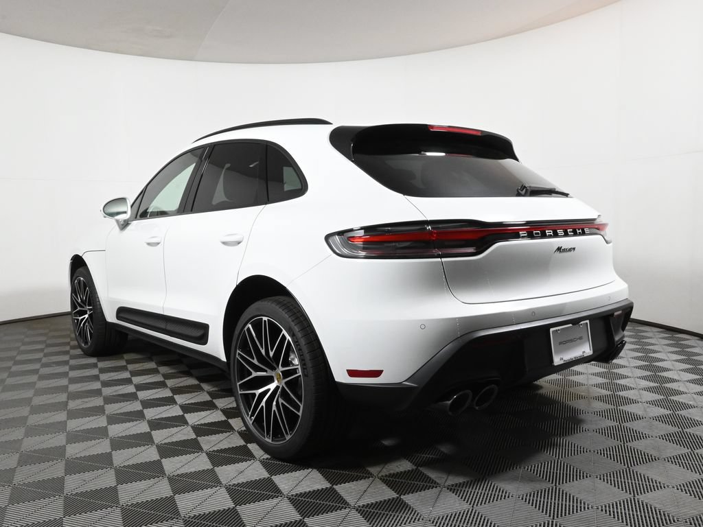 Used 2026 Porsche Macan AWD/4WD image 3