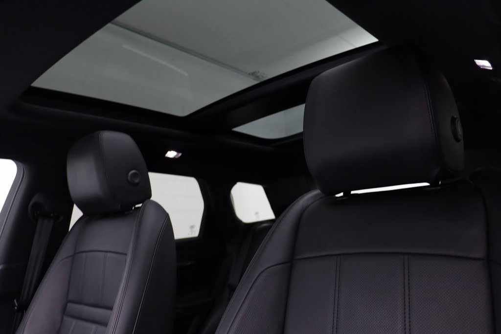 Used 2023 Land Rover Range Rover Evoque R-Dynamic SE image 12