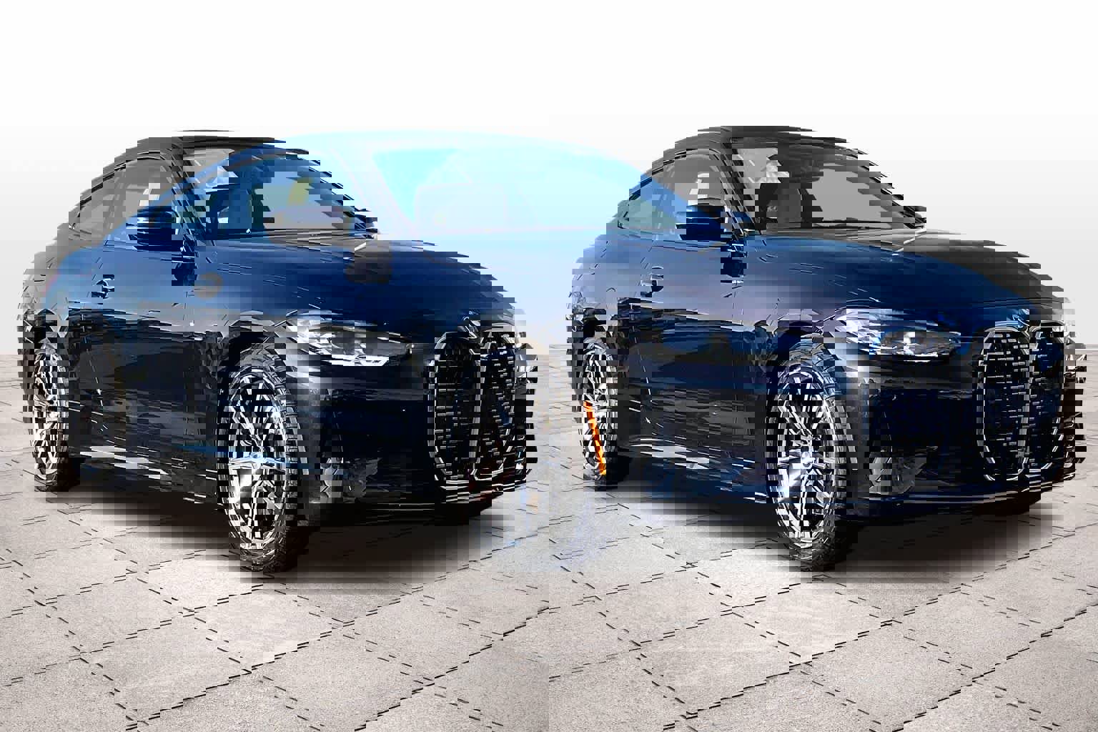 Used 2022 BMW 430i Coupe w/ Convenience Package image 2