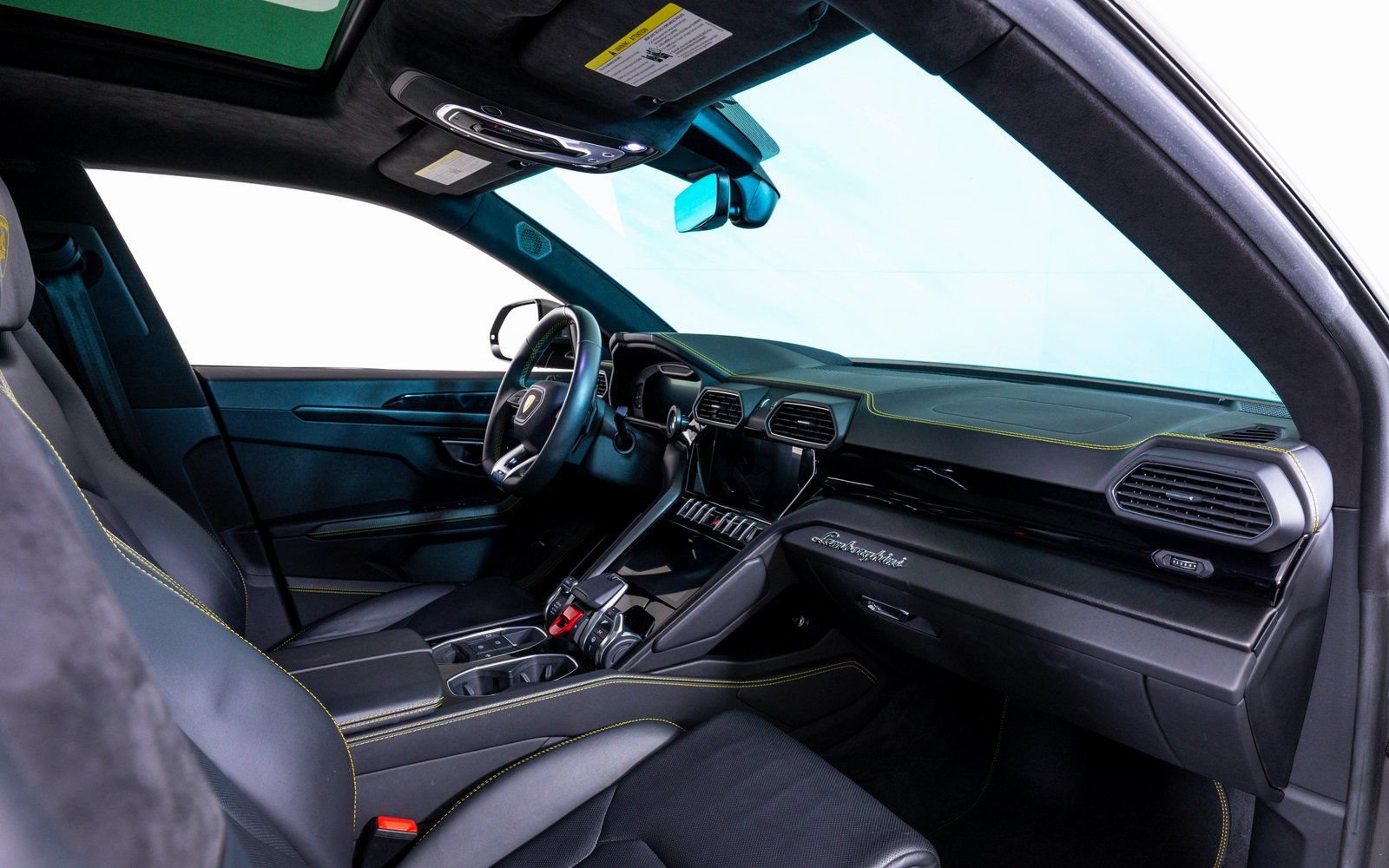 Used 2021 Lamborghini Urus AWD/4WD image 17