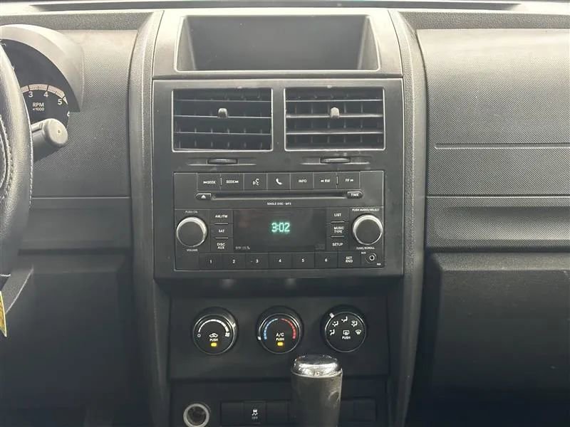 Used 2011 Dodge Nitro Heat w/ Popular Equipment Group RWD image 19