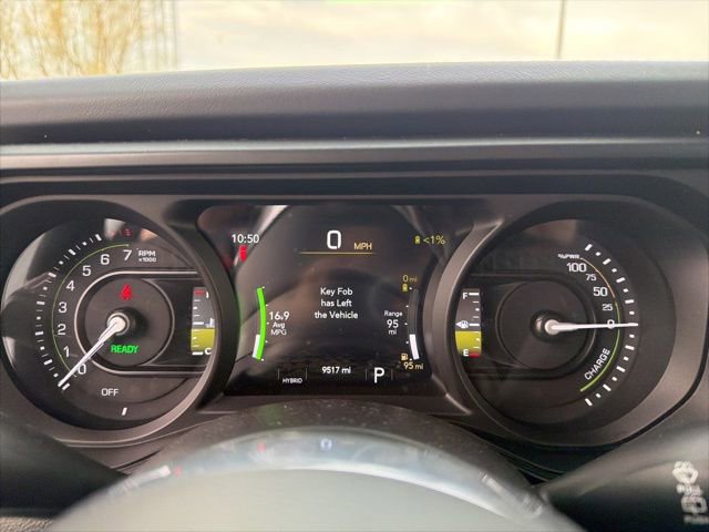 Used 2025 Jeep Wrangler Unlimited Sahara w/ Safety Group image 10