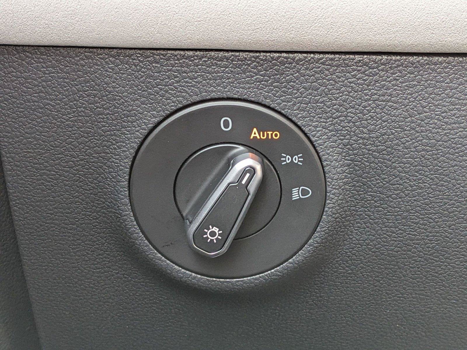 New 2026 Volkswagen Taos SE AWD/4WD image 28