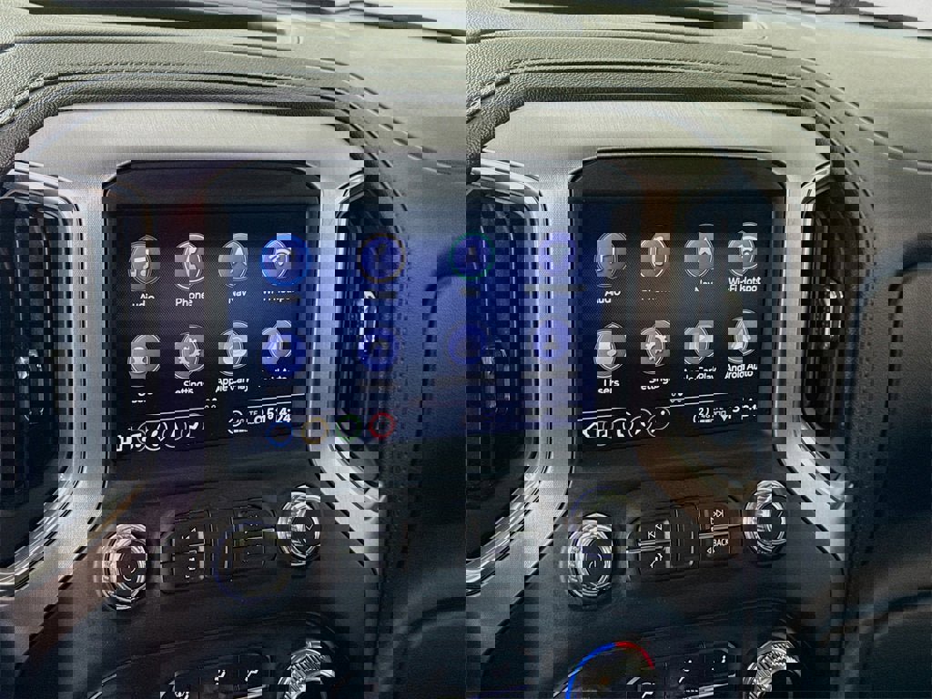 Used 2020 GMC Sierra 1500 SLT w/ SLT Premium Package image 9