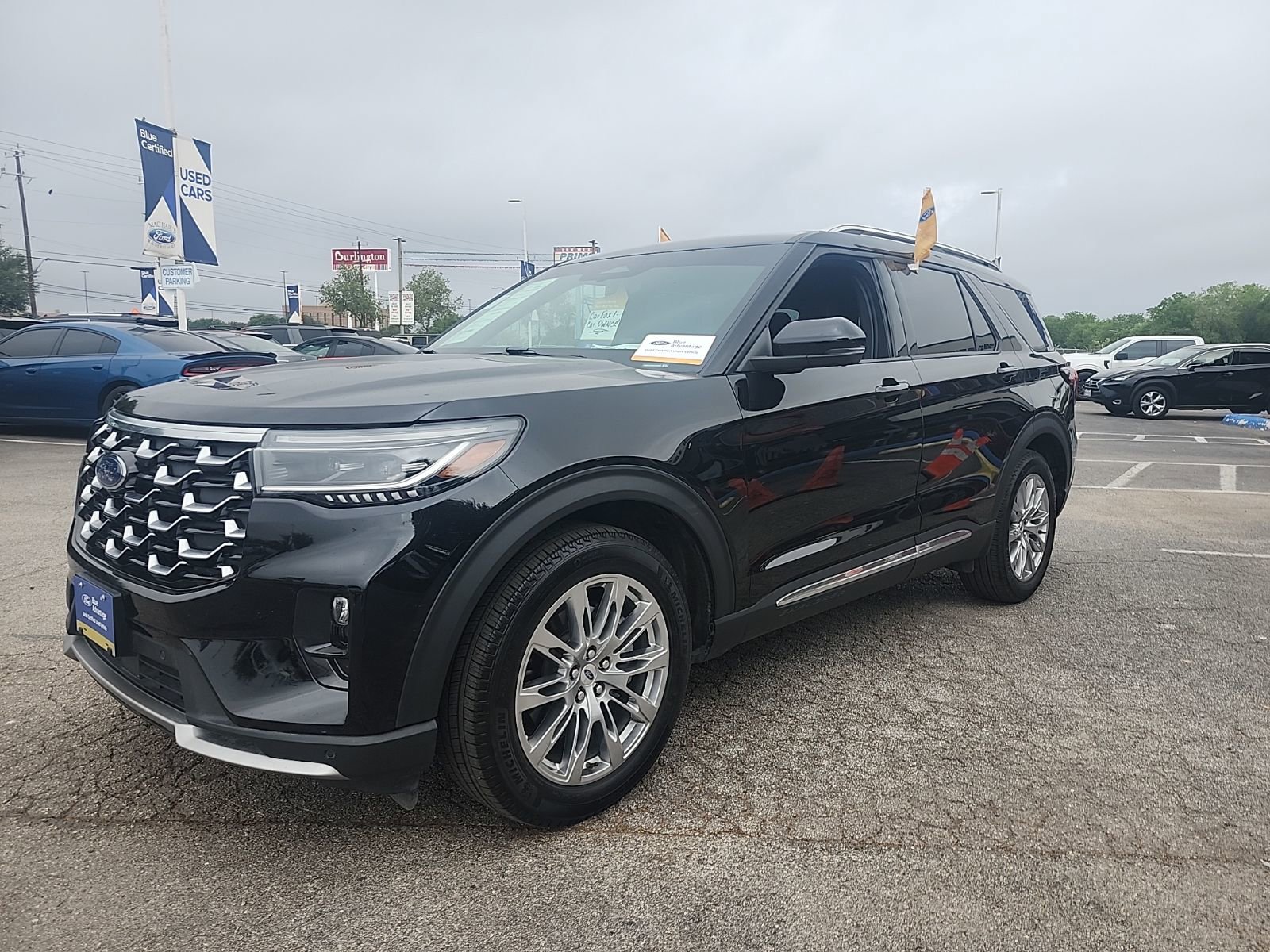 Certified 2025 Ford Explorer Platinum image 7