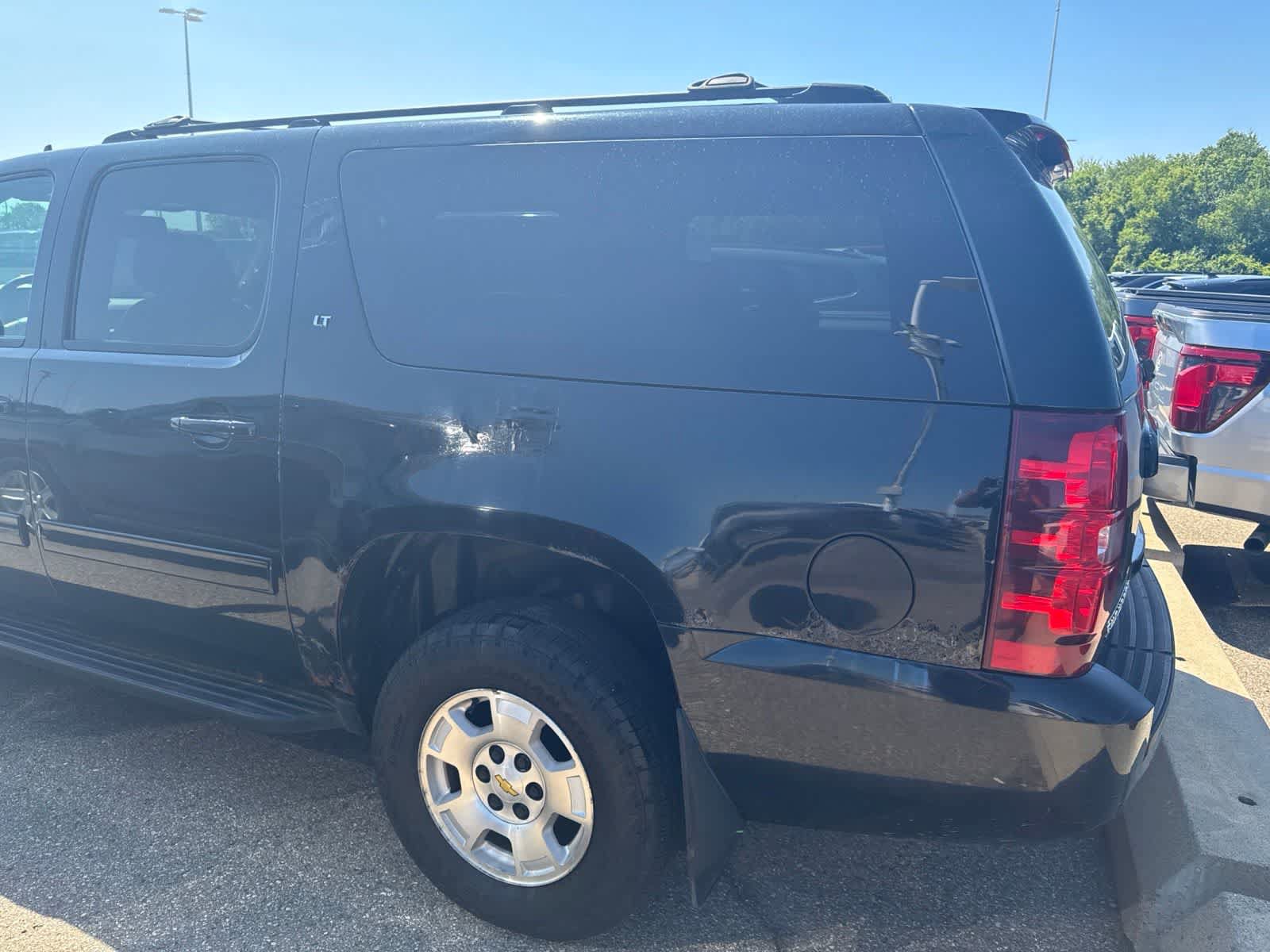 Used 2012 Chevrolet Suburban LT AWD/4WD image 17