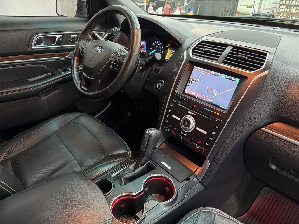 Used 2016 Ford Explorer Limited w/ Equipment Group 301A FWD image 37