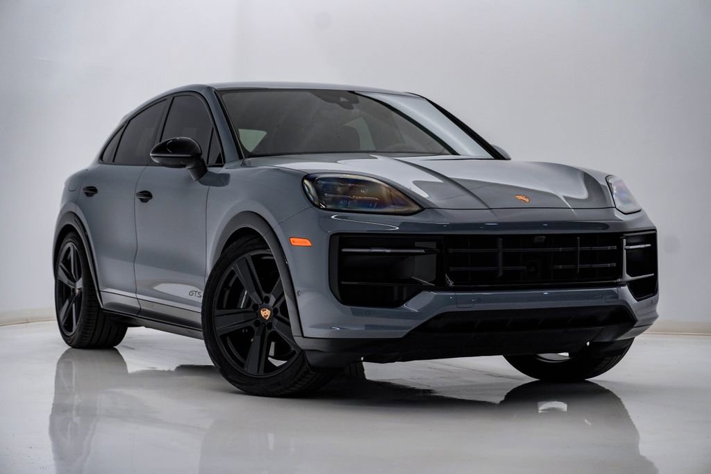 Certified 2025 Porsche Cayenne GTS AWD/4WD image 8