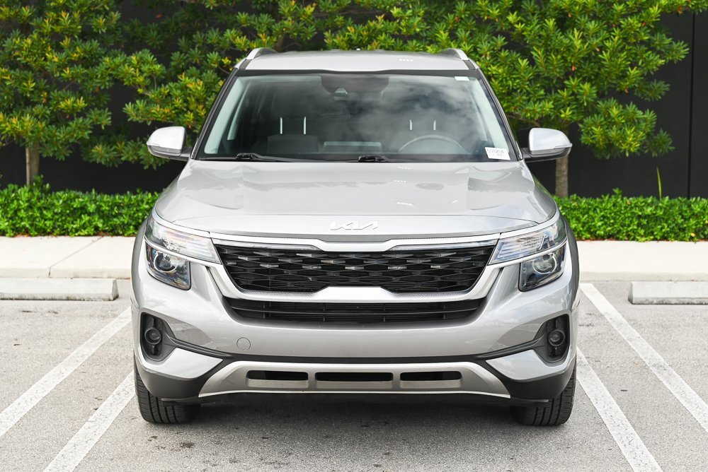 Used 2023 Kia Seltos S image 2