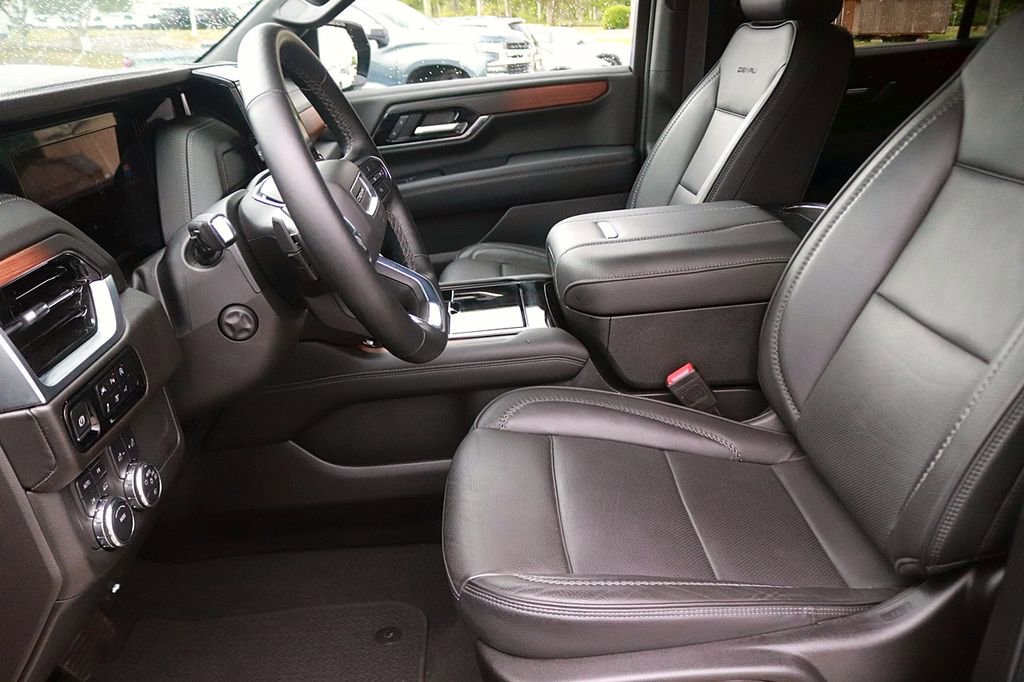 Used 2025 GMC Yukon Denali AWD/4WD image 15