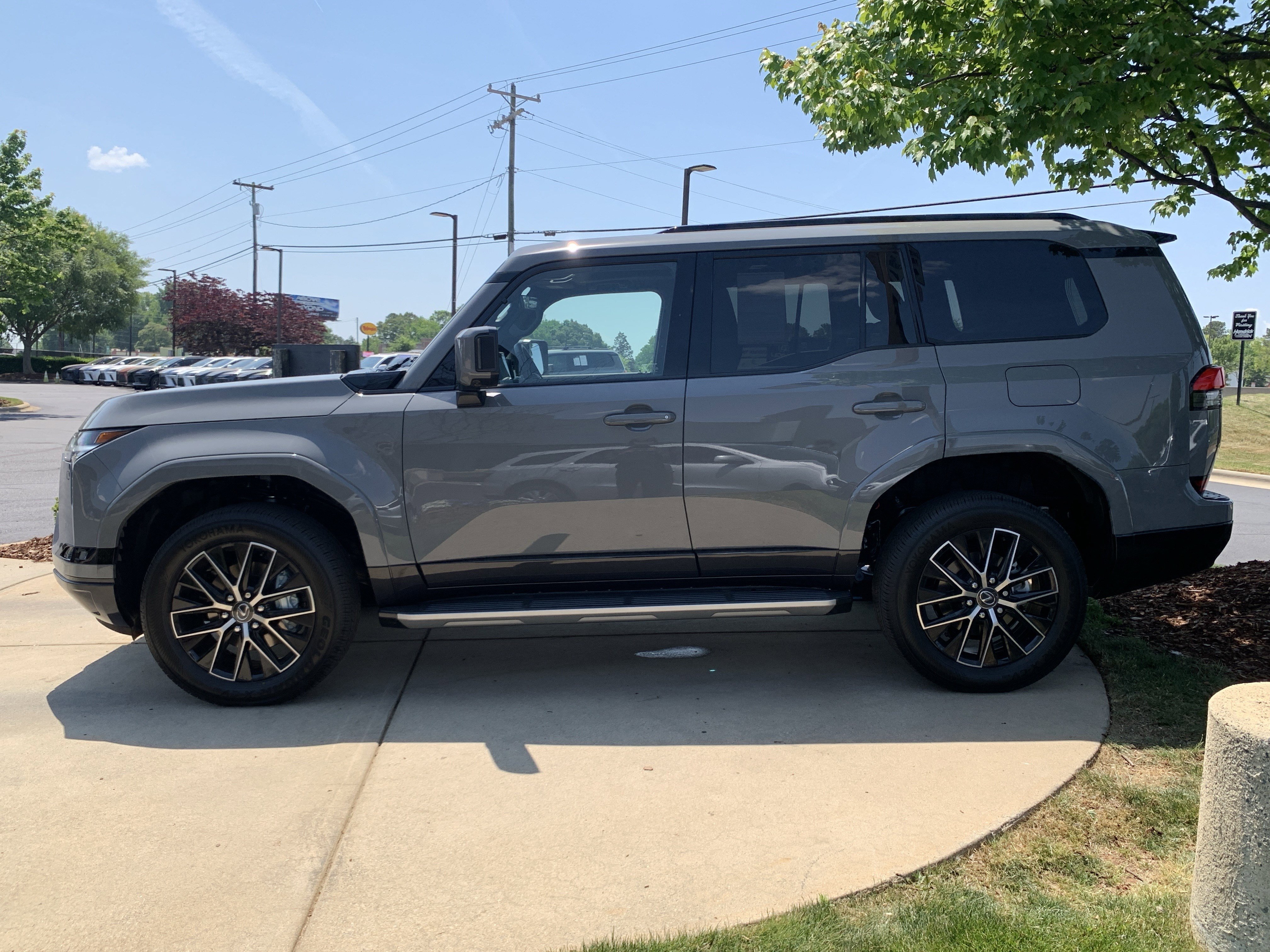 Used 2026 Lexus GX 550 AWD/4WD image 7