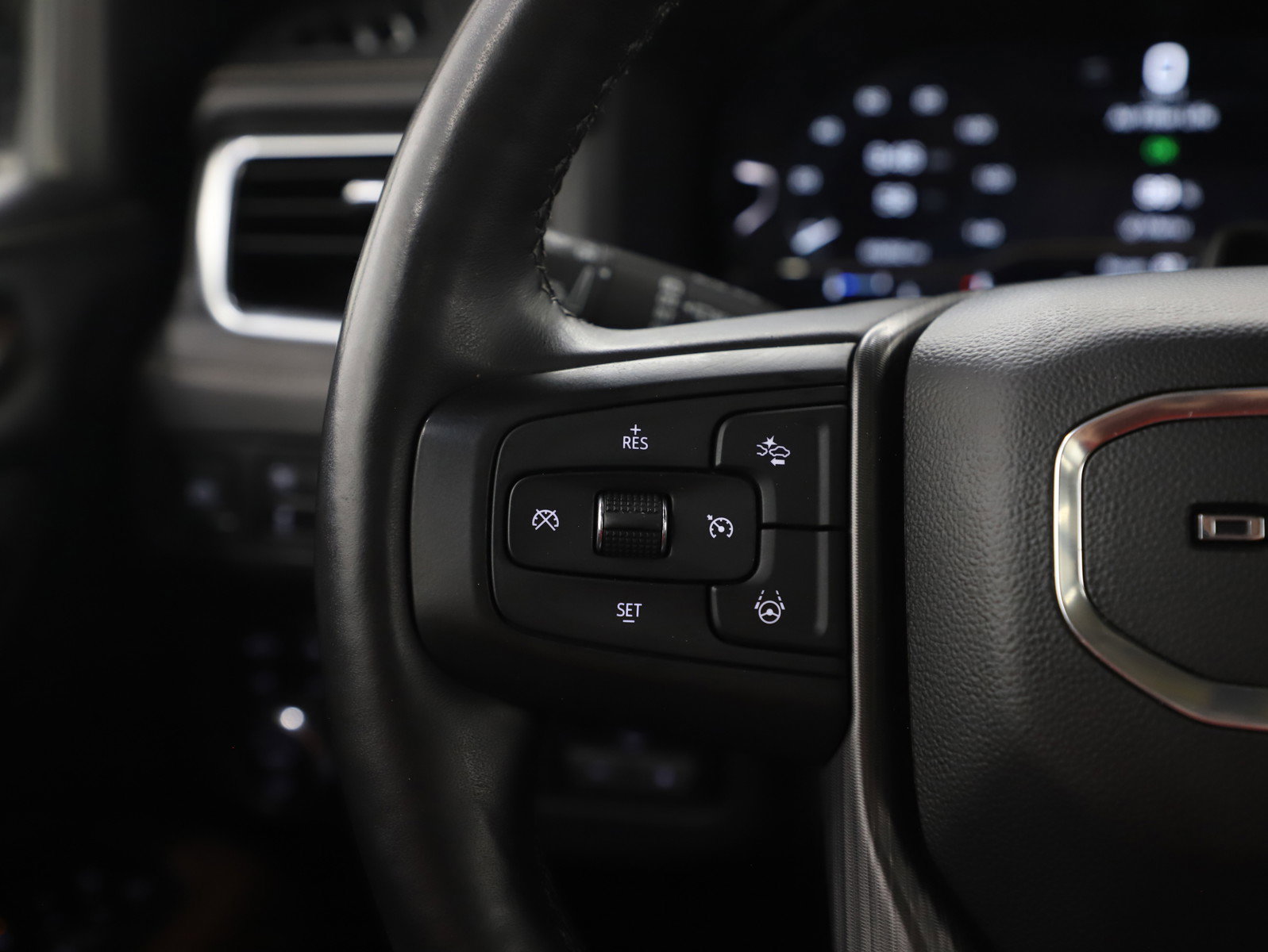 Used 2023 GMC Yukon Denali Ultimate image 30