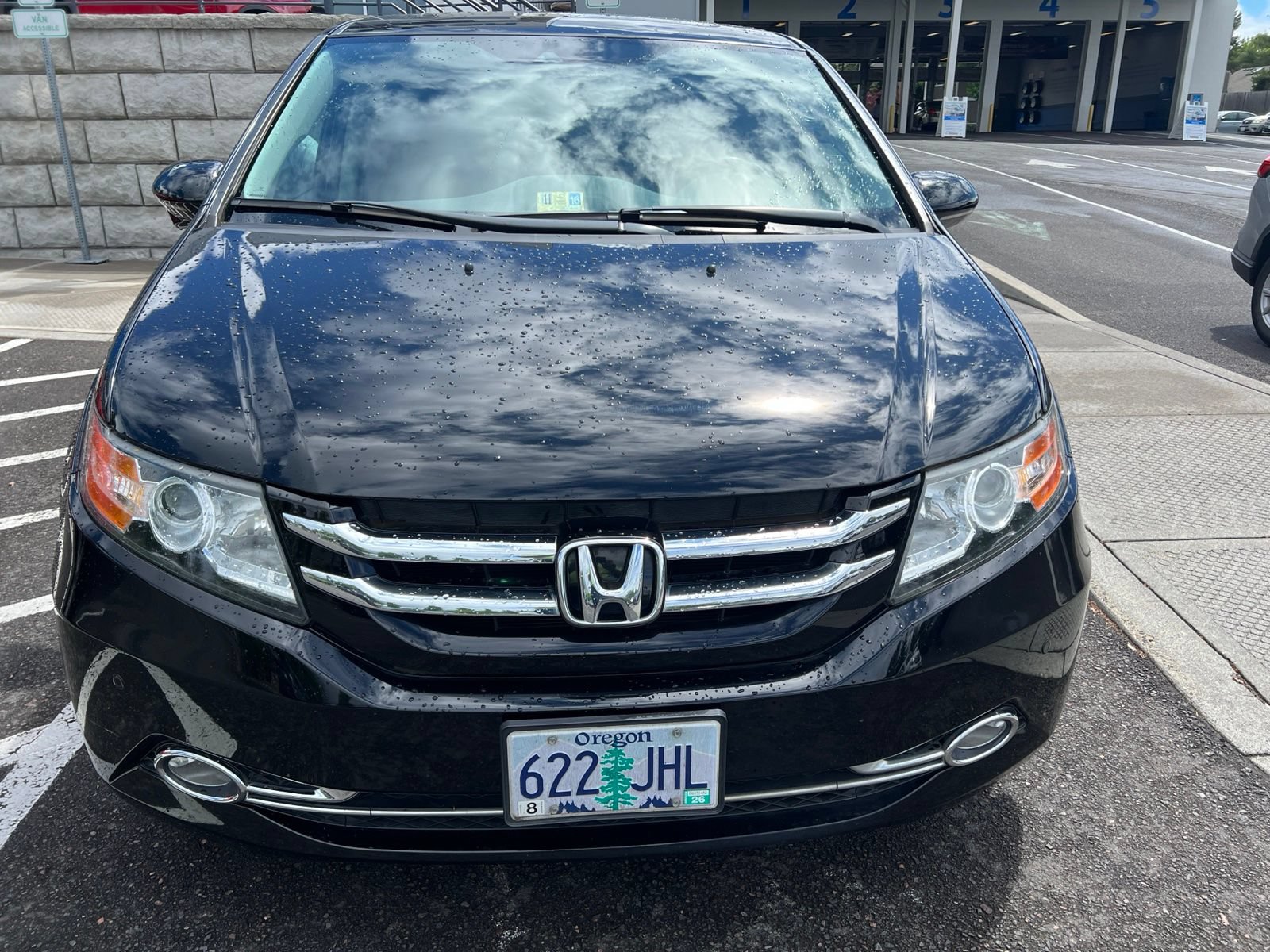 Used 2014 Honda Odyssey Touring image 2