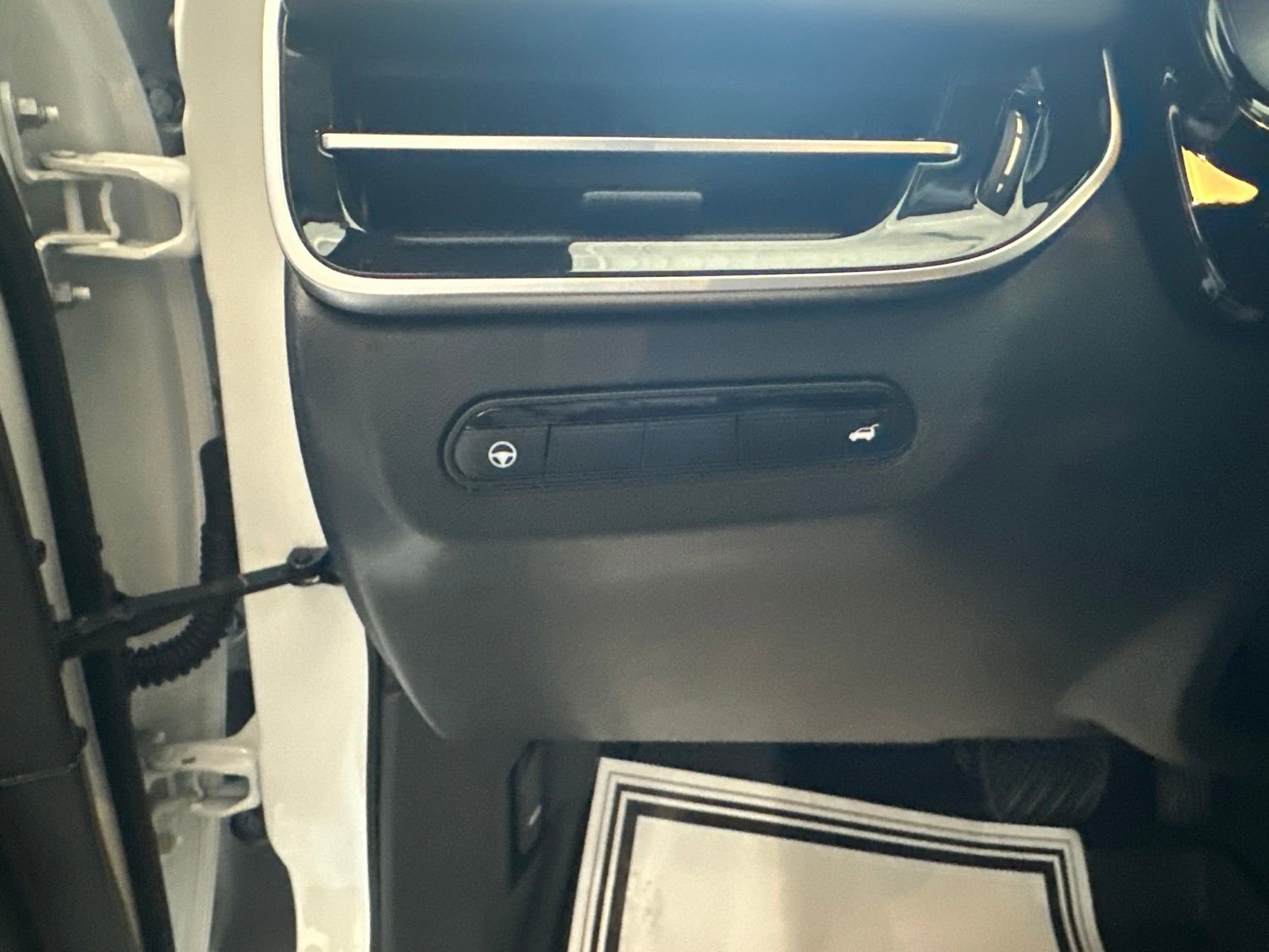Certified 2025 INFINITI QX60 Luxe w/ Black Edition FWD image 19
