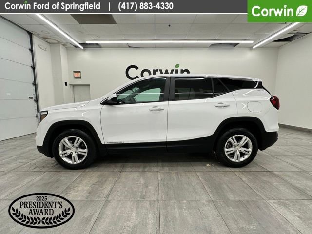 Used 2024 GMC Terrain SLE video 2