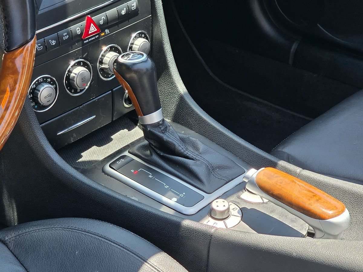 Used 2011 Mercedes-Benz SLK 350 image 16