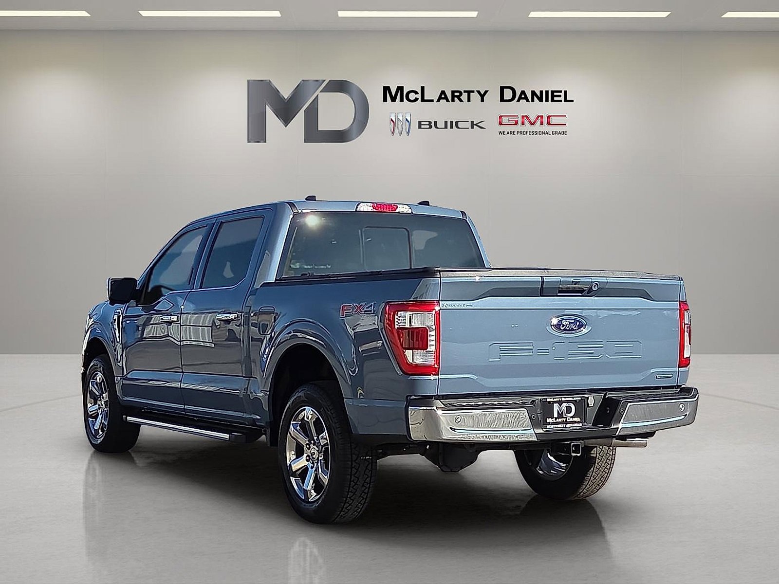 Used 2023 Ford F150 Lariat w/ Trailer Tow Package image 4