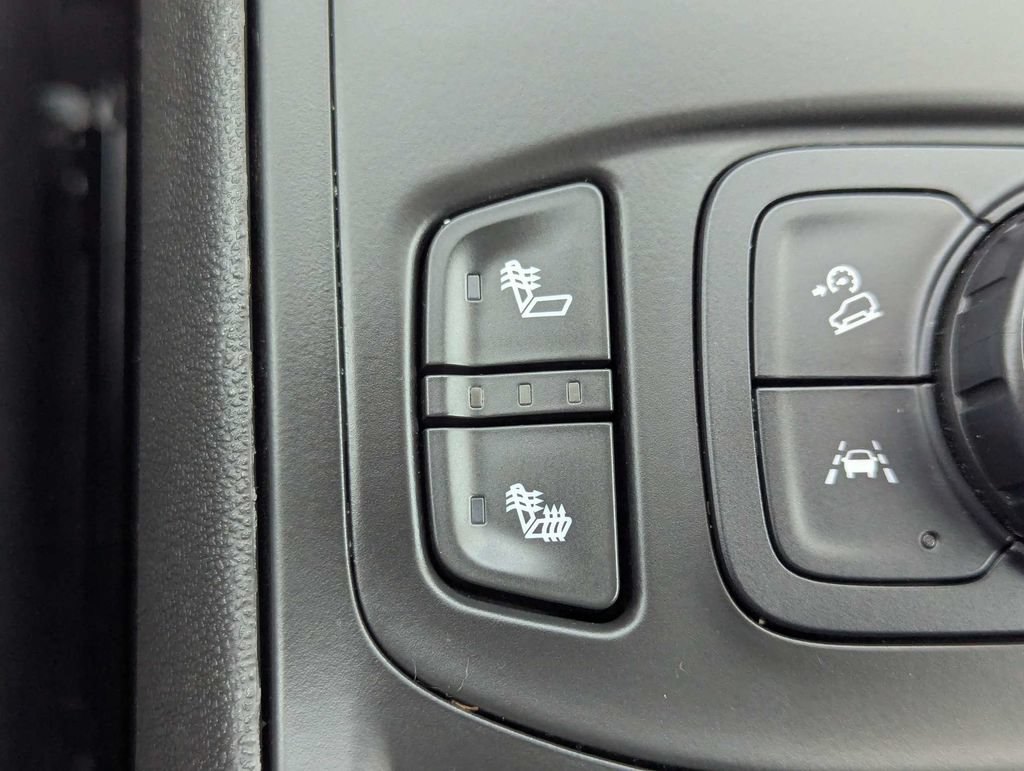 Used 2021 GMC Terrain SLT AWD/4WD image 22