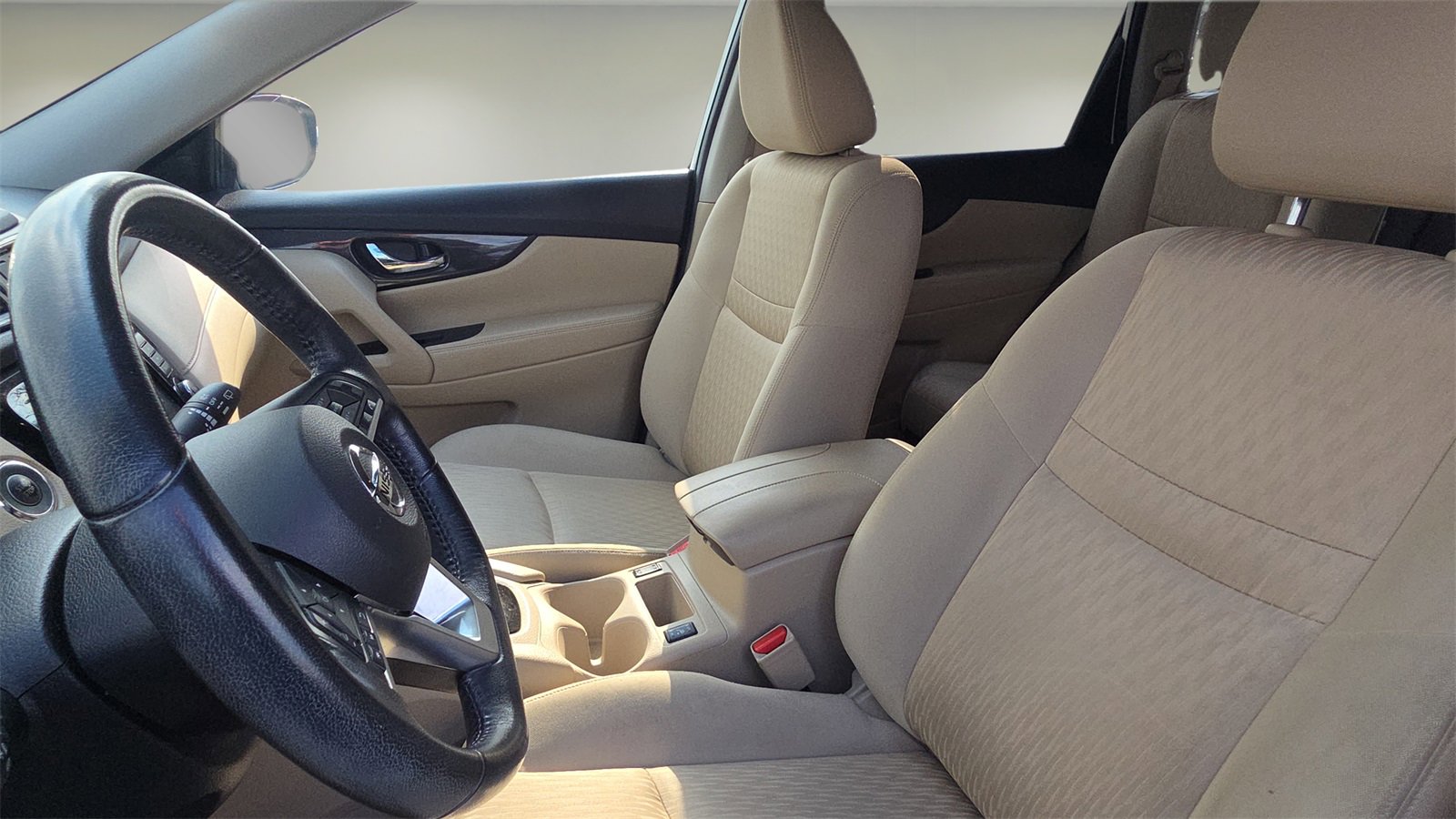 Used 2018 Nissan Rogue SV image 28