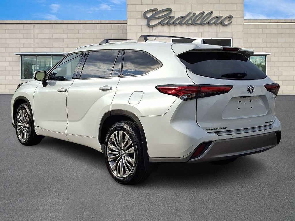 Used 2022 Toyota Highlander Platinum AWD/4WD image 4