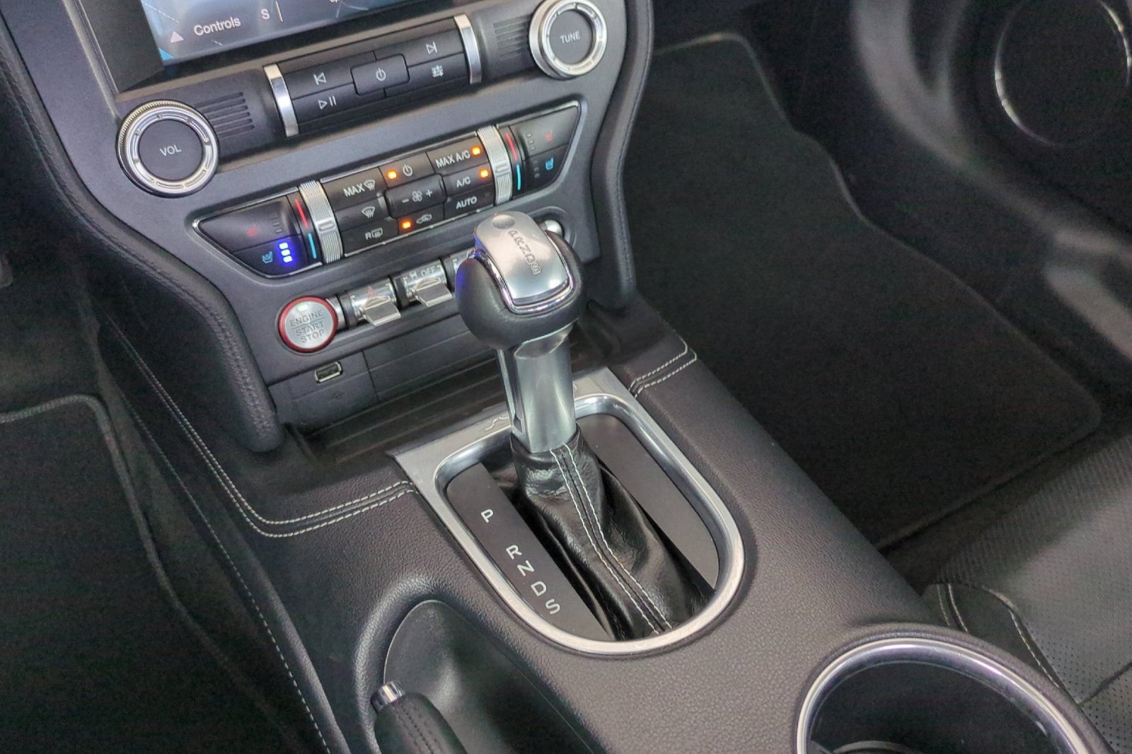 Used 2019 Ford Mustang Premium w/ Equipment Group 201A RWD image 32