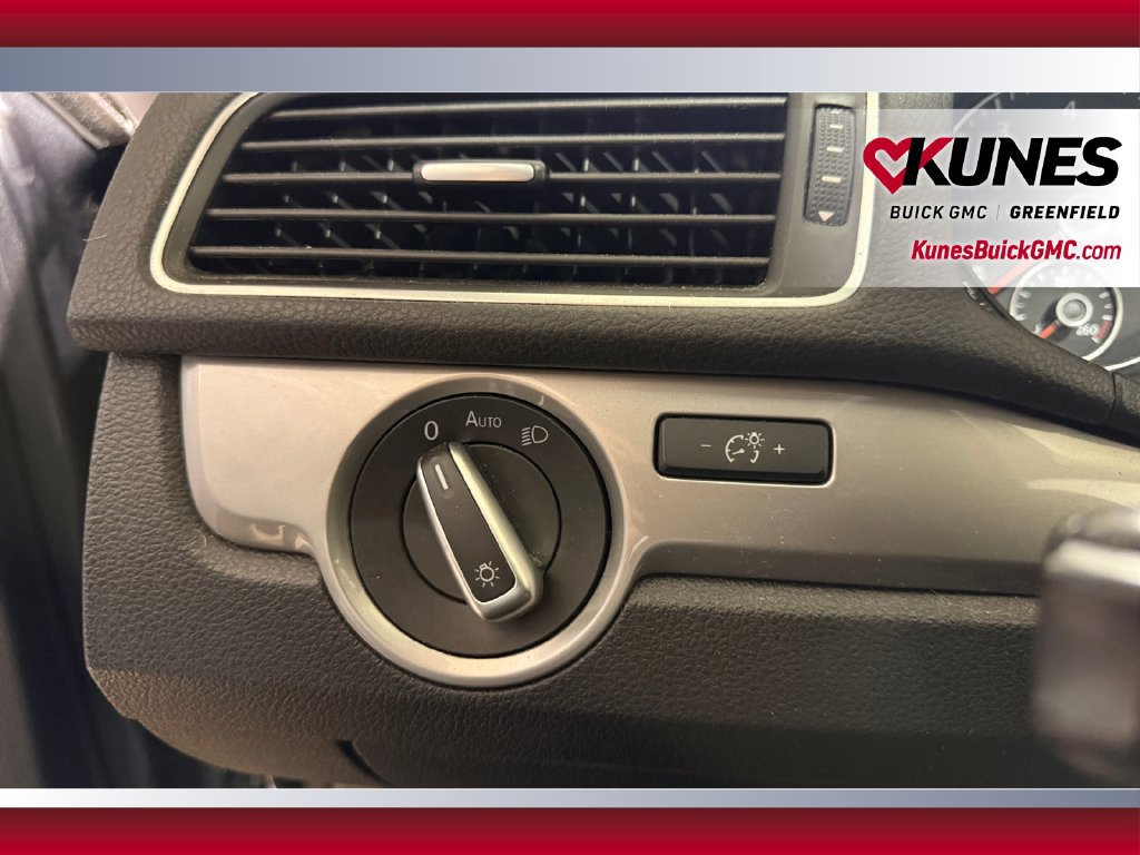 Used 2013 Volkswagen Passat 2.5 S FWD image 14