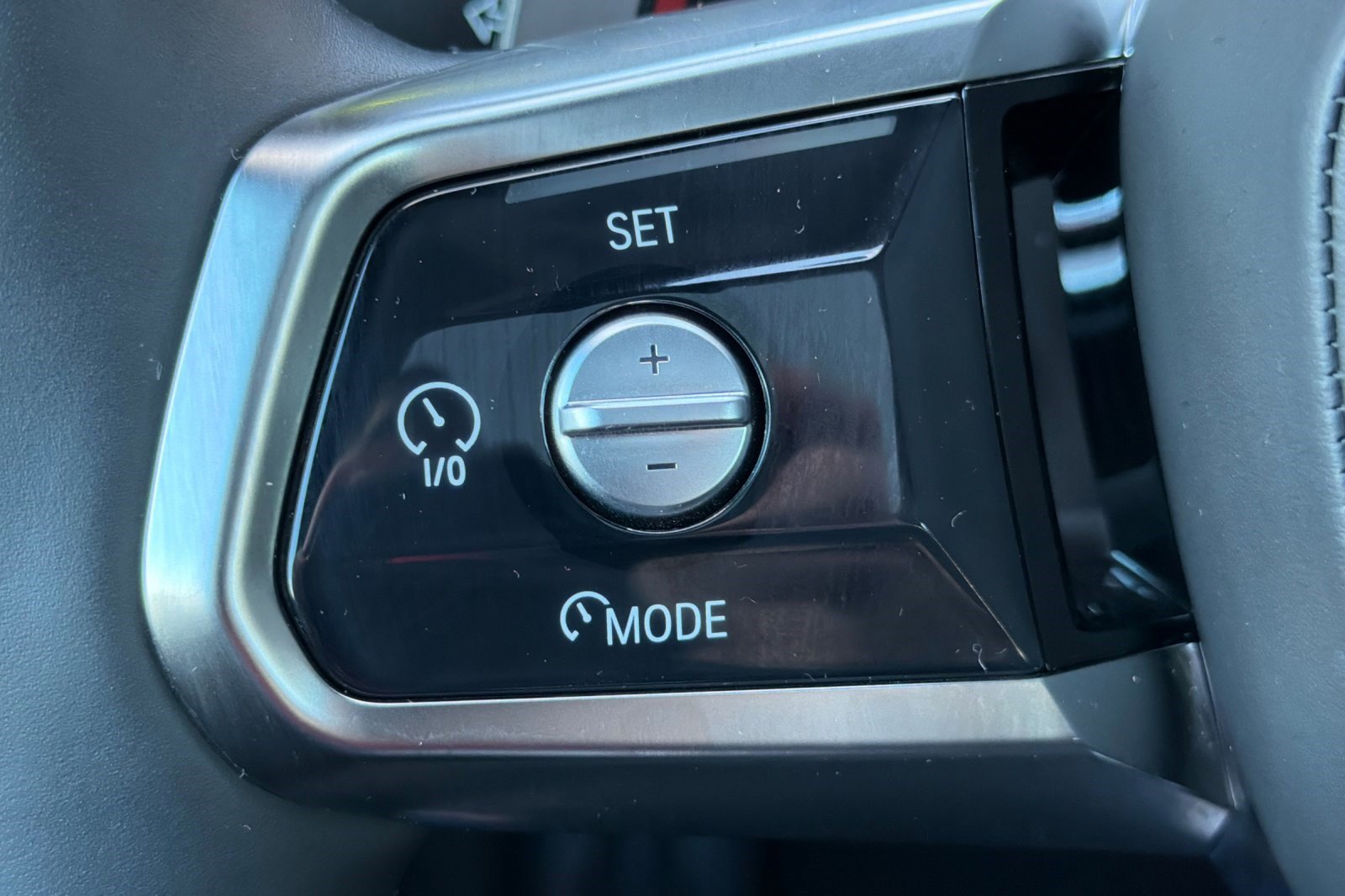 Certified 2023 BMW 740i image 31