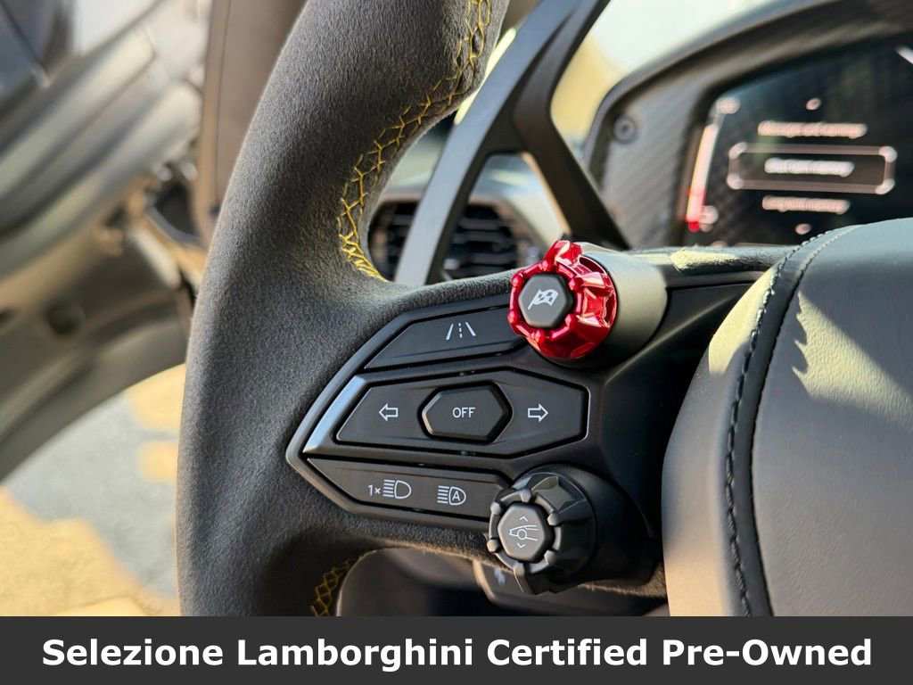 Used 2025 Lamborghini Revuelto image 30