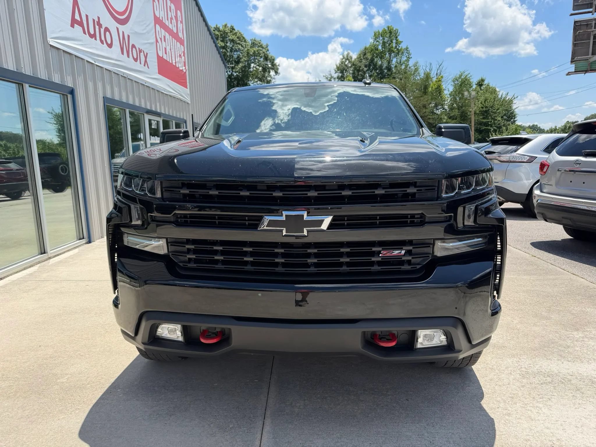 Used 2020 Chevrolet Silverado 1500 LT Trail Boss w/ Midnight Edition AWD/4WD image 6