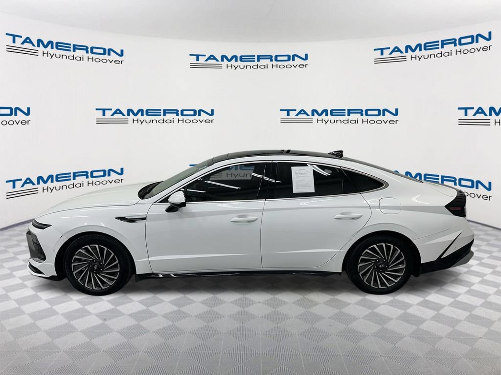 Used 2025 Hyundai Sonata Limited FWD image 2